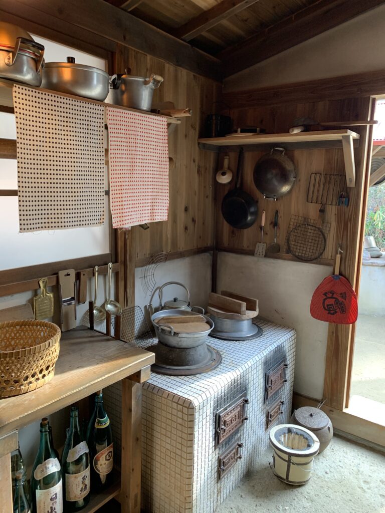 サツキとメイの家の台所の写真。細部まで再現してあって凄い！